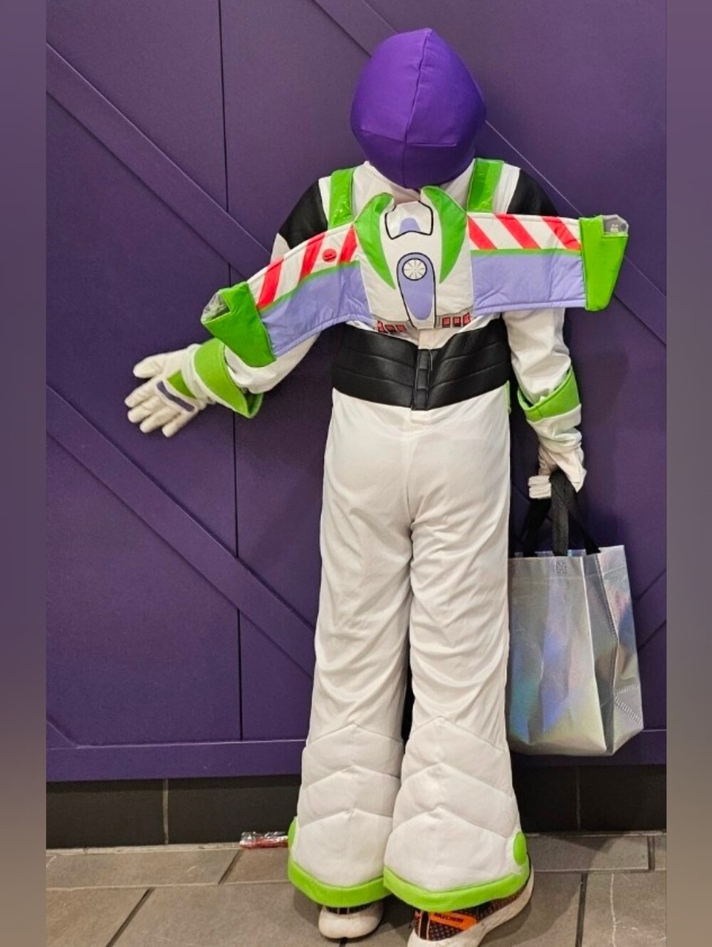 (Lights Up) Disney Buzz Lightyear Costume (5-6)